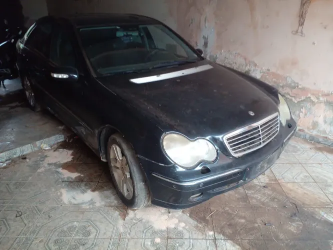 Desmontando sucata Mercedes c320 2002 V6 vendo todas as peças