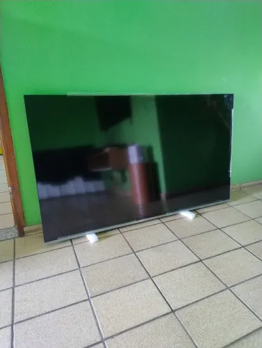 Tv Philco 70 polegadas led nova porém tela quebrada 