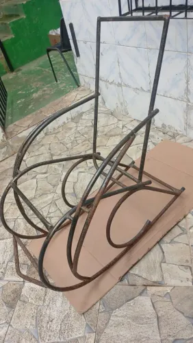 Estrutura metálica cadeira de balanço