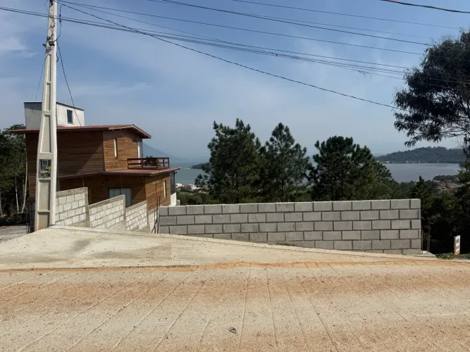 Lote no Ribeirão da Ilha