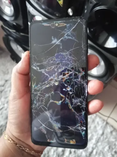 Celular quebrou
