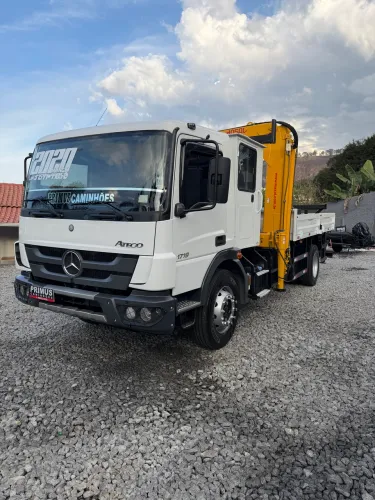 Caminhão Munck 160006 MB 1719 2020