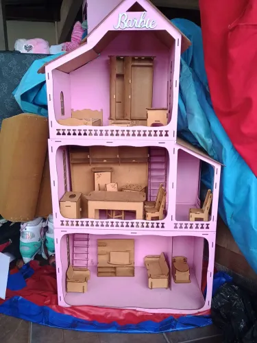 Vendo casinha da Barbie whatsapp * somente "whatsapp"