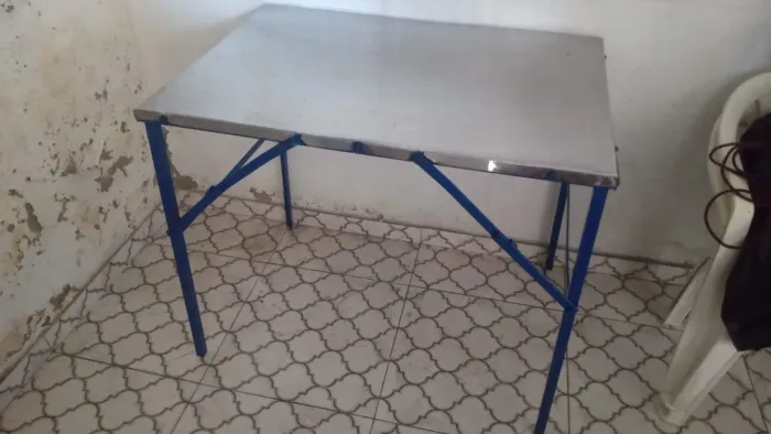 Vendo mesa 90x60 valor $:230/ vendo carrinho de bebê e cadeira $:460
