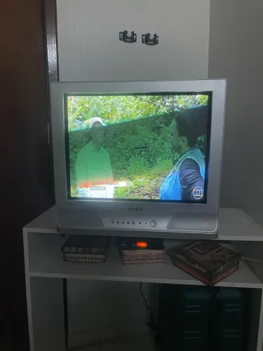 Vendo tv tubo com conversor funcionando perfeitamente