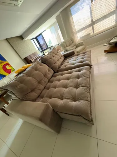 Sofá Retrátil Living 4 Lugares em Veludo Bege - Excelente Estado