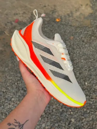 Tênis adizero