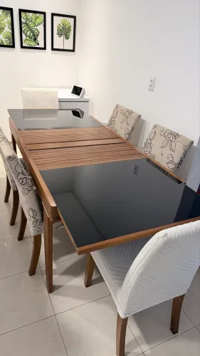 Mesa de Jantar Extensível 1,60 m para 2,24 m + 6 Cadeiras - Excelente Estado