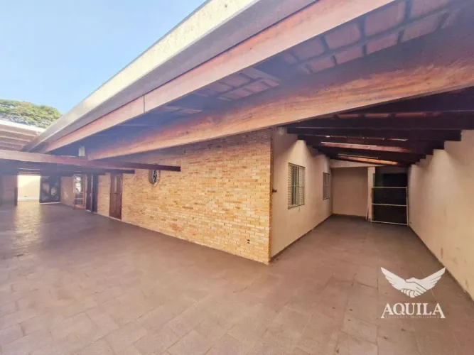 CASA TÉRREA COMERCIAL COM 300 m² - 05 SALAS - 03 BANHEIROS - PISCINA - ESPAÇO GOURMET - PA