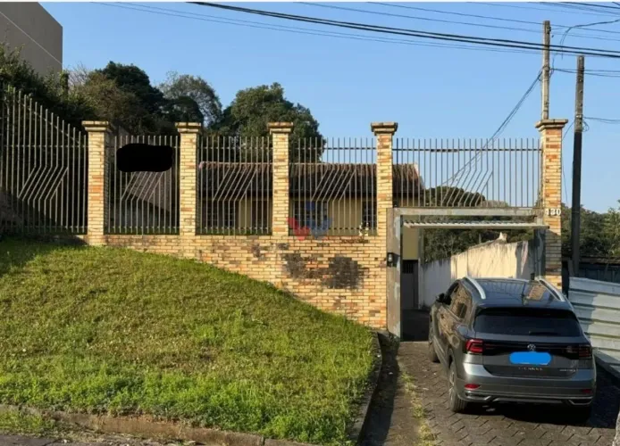 Terreno com Casa no Abranches 3 Quartos, Vista Privilegiada e Localização Estratégica