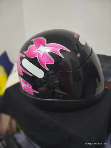 Capacete fechado feminino 