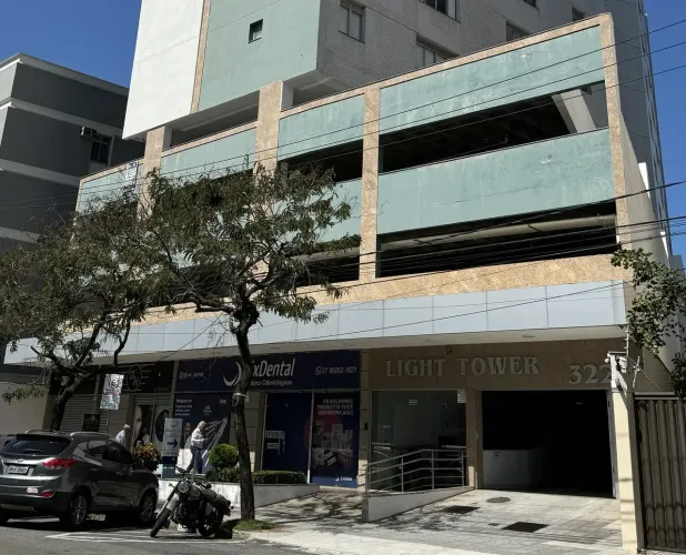 Pelegrine Vende Loja com 45m², banheiro, porcelanato, portaria 24h em Santa Lúcia, Vitória