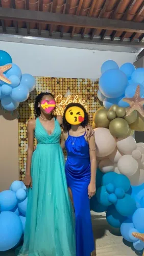 Vendo vestido de debutante 15 anos novo usado só uma vez 