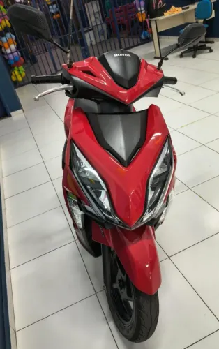 Moto com único dono, revisada,selada e quitada