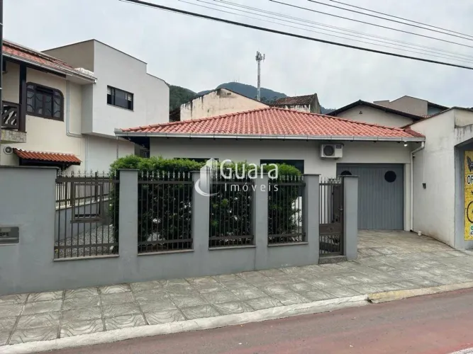 Casa para Venda em Jaraguá do Sul / SC no bairro Ilha da Figueira
