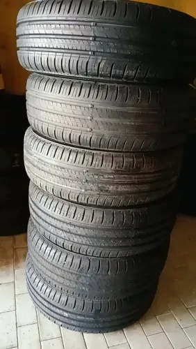 Pneus novos , 185/60/R15 Dunlop 
