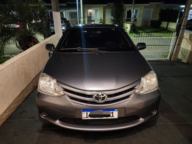 Toyota Etios XS Sedan 1.5 Flex 16V 4P Mec. 2013