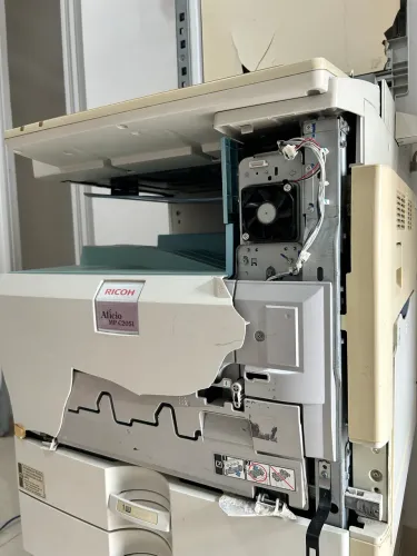 Máquina de xerox Ricoh