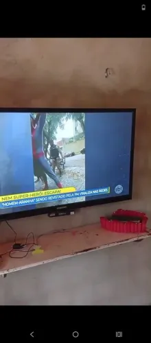 Tv 55 polegada obs não e esmart mais colcando q tv box fica otimo