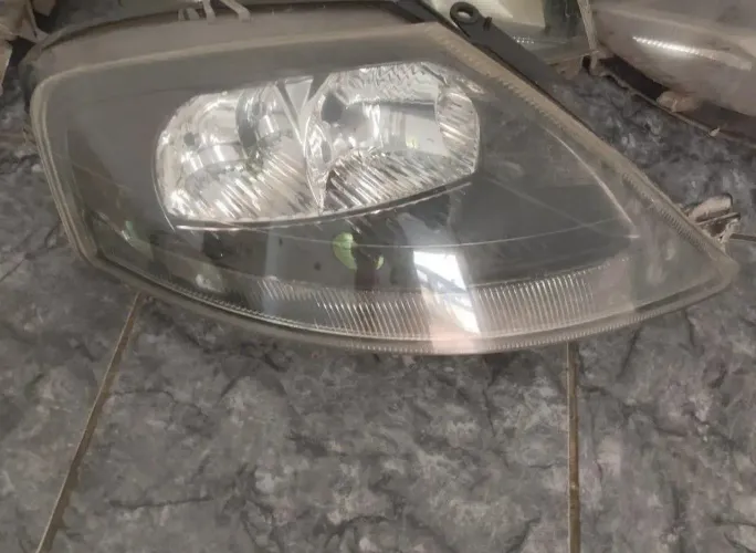 Farol Citroen C3 - Original usado
