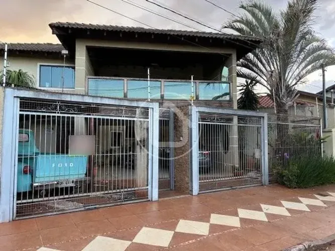 SOBRADO COM SUÍTE MASTER NA VILA PLANALTO