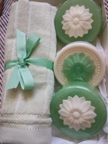 Kit presente 3 sabonete glicerinado perfumado capim limão 