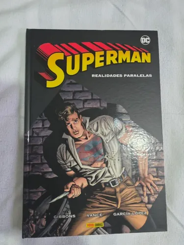 HQ Superman Realidades Paralelas Panini