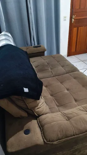 Sofá retrátil (já está esticado)