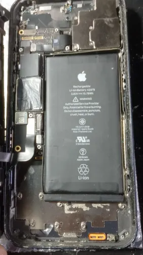 iPhone 12 pra peça ou arrumar