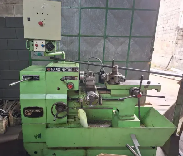 Torno Revólver Nardini TR25-1-80 Com trocador de ferramentas