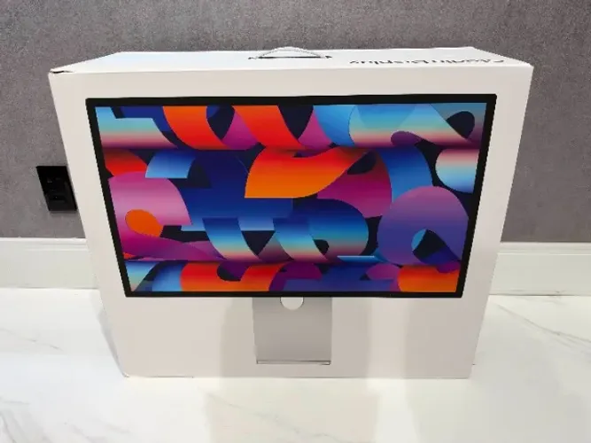Apple Studio Display 2026 - Base com ajuste de inclinação e altura