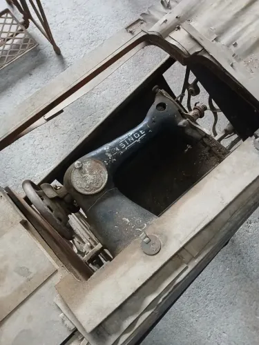 Máquina de costura Singer