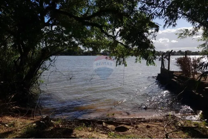 Lindo Terreno na Ilha das Flores com Praia particular