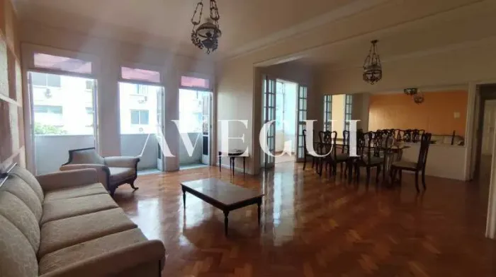 157 m² | 3 Quartos (1 Suíte) | Sala 2 Ambientes | 4 Varandas | Piso de Taco | Portaria 24h
