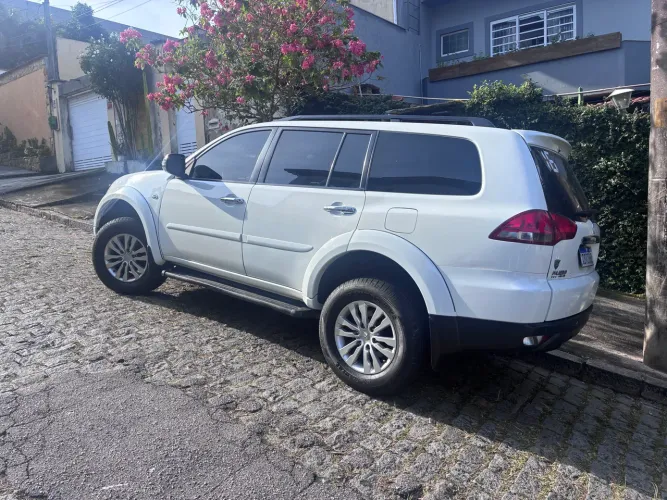 Mitsubishi Pajero HPE 3.2 4X4 T.i. Dies. 5P Aut. 2016