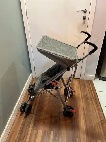 Carrinho multikids cinza guarda-chuva