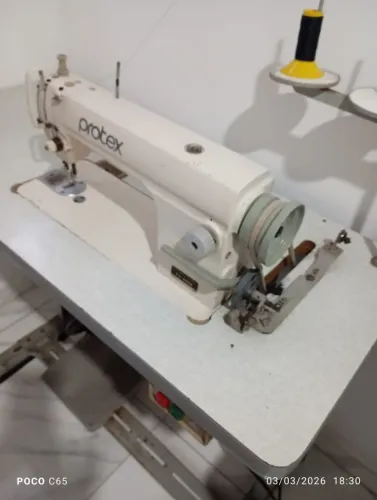 Máquina de costura reta industrial 