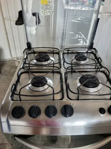 Fogão de inox 4 boca da Electrolux 