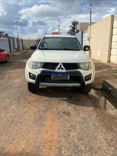 Mitsubishi L200 Triton HPE 3.2 CD TB Int.diesel AUT 2011