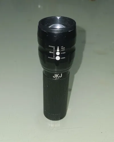 Mini Lanterna de Led Potente, Tática, com Zoom Ajustável, Pilha Palito