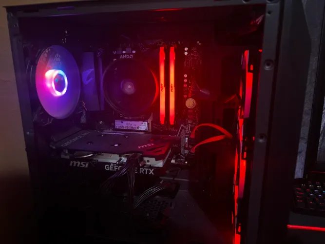 Gabinete Gamer Cougar em excelente estado