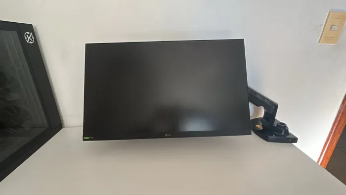 Monitor +braço articulado duplo