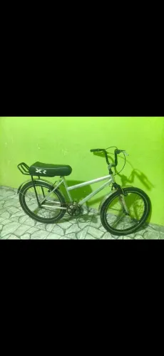 Bike aro 26 estilo BMX/XR - R$ 500