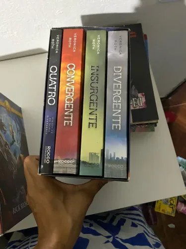 três box de livros