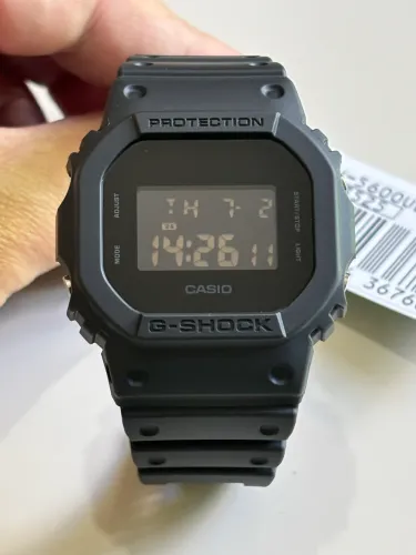 Casio DW5600UBB-1DR (NOVO)