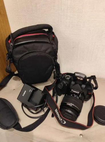 Camera Canon T5 lente 18-55 e bolsa