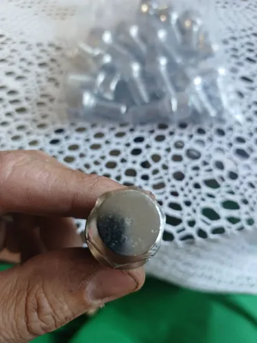 Parafuso de roda cromado