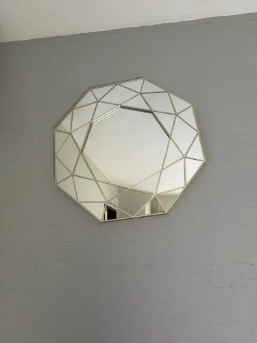 Espelho Decorativo Urban Octogonal Dourado. Medida: 55x55x2,5cm