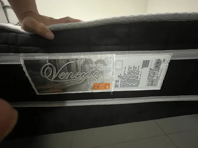 Cama box casal pouquissimo uso