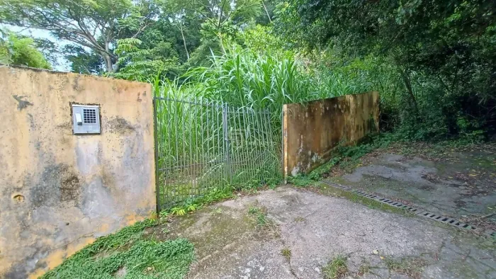Terreno plano de 480m² (24X20) em Servidão sem saída no Rio Tavares - Florianópolis/SC